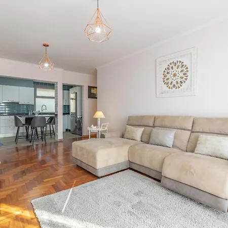 Calandiva By Lovelystay Apartment